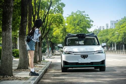 江鈴集團新能源頤馳06亮相南昌飛行大會,鑄就智能出行新標桿