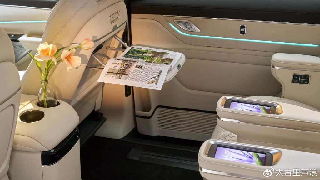 吉利銀河首款MPV曝光,V900采用增程動力